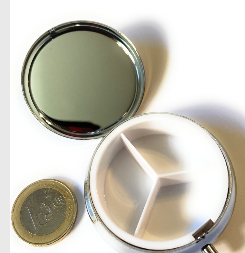 Cocaine pill box cajita